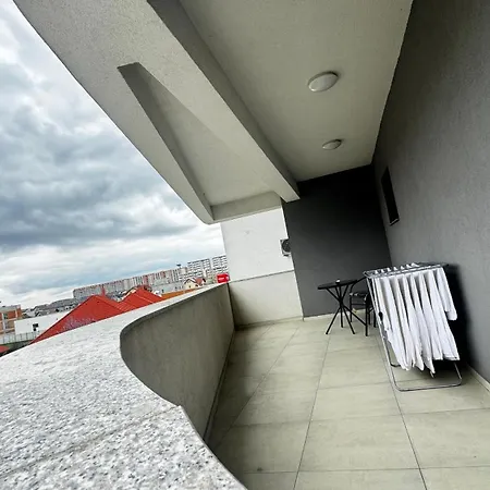 Large Coresi Apartment, Apartment *
